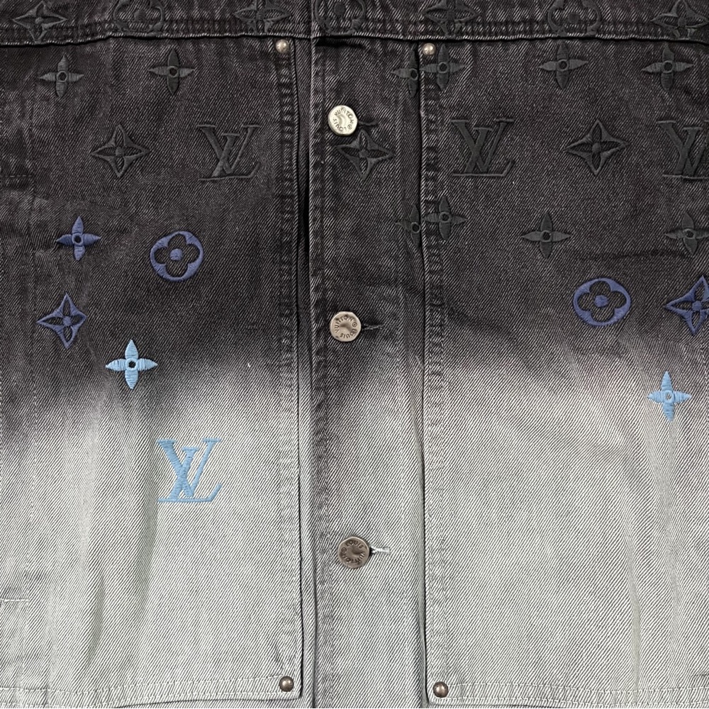 Louis Vuitton 24SS Collection Gradient Monogram
Denim Jacket - Picture 3 of 11